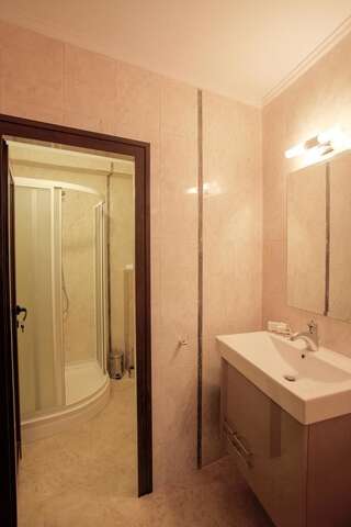 Гостевой дом Old Plovdiv House in Kapana Area Пловдив Апартаменты с 1 спальней и террасой-8